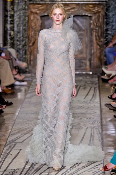 Look 30